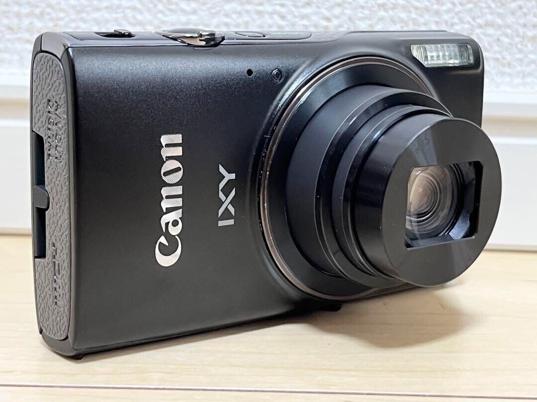 Khả năng zoom quang học 12x của Canon IXY 650 giúp chụp ảnh linh hoạt hơn.