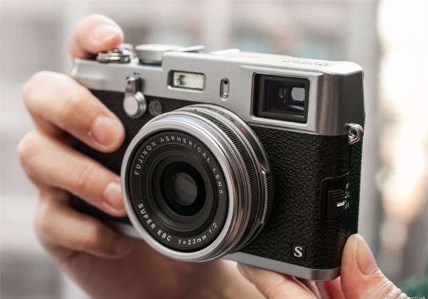 FUJIFILM X100S
