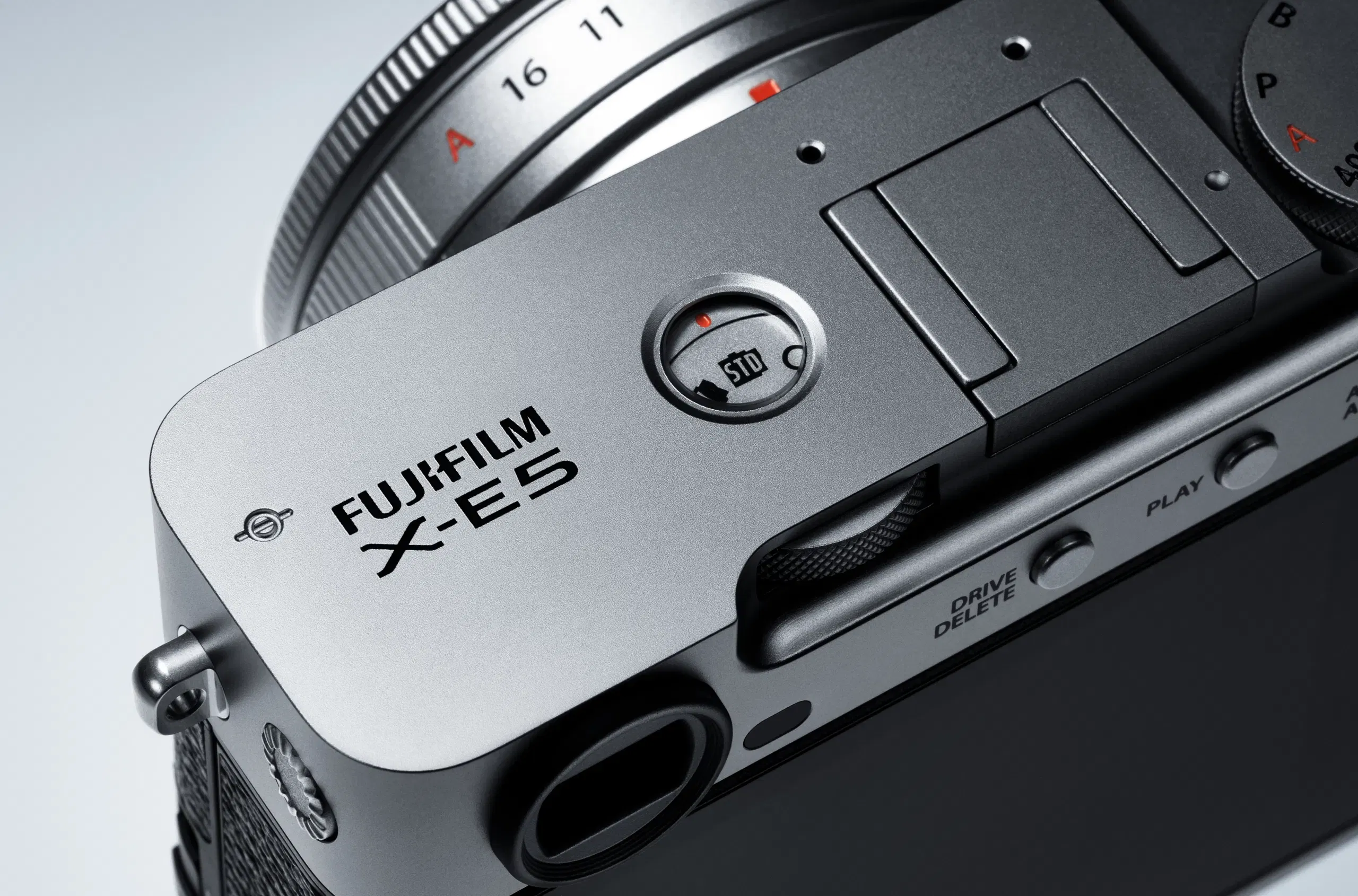 Giao diện menu thân thiện trên FUJIFILM X-E5 – dễ sử dụng cho cả người mới.