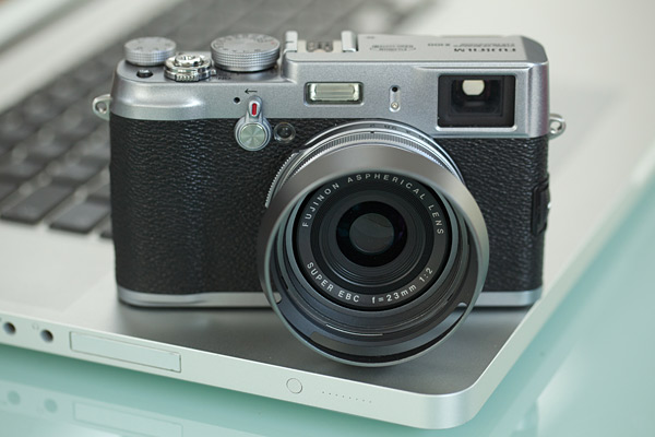 Khám phá giá trị của FUJIFILM X100 cũ, chất lượng tuyệt vời với mức giá hợp lý.