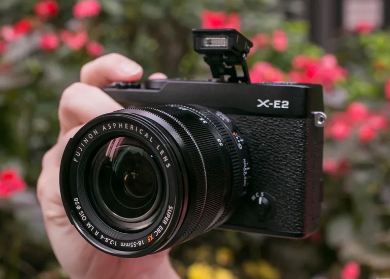Ống kính KIT 16-50mm đi kèm với FUJIFILM XE2, tạo nên sự kết hợp hoàn hảo cho mọi tình huống chụp ảnh.