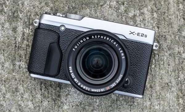 Thiết kế của FUJIFILM XE2S mang lại cảm giác cổ điển nhưng hiện đại.
