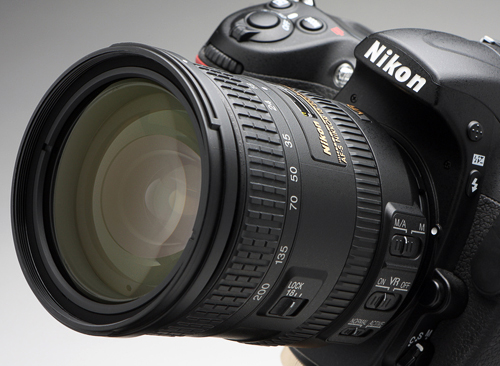 NIKON AF-S 18-200MM