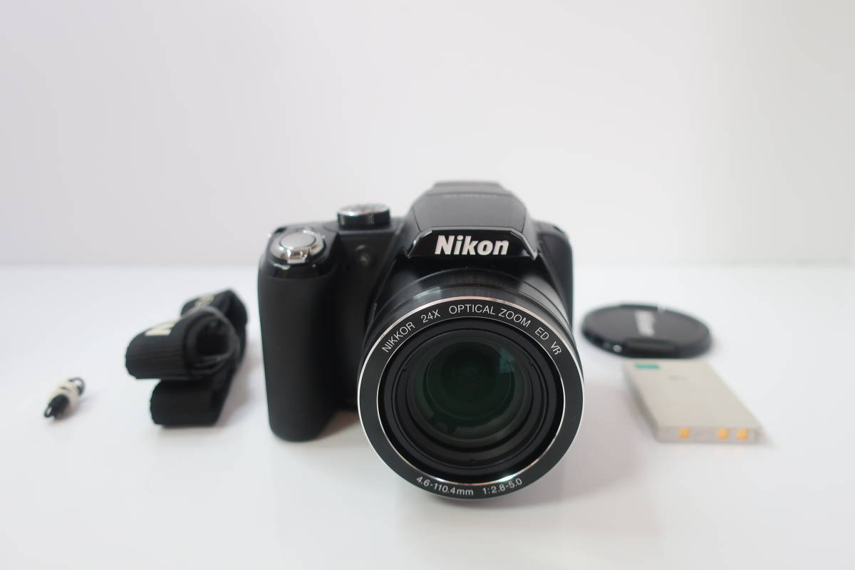 NIKON P90