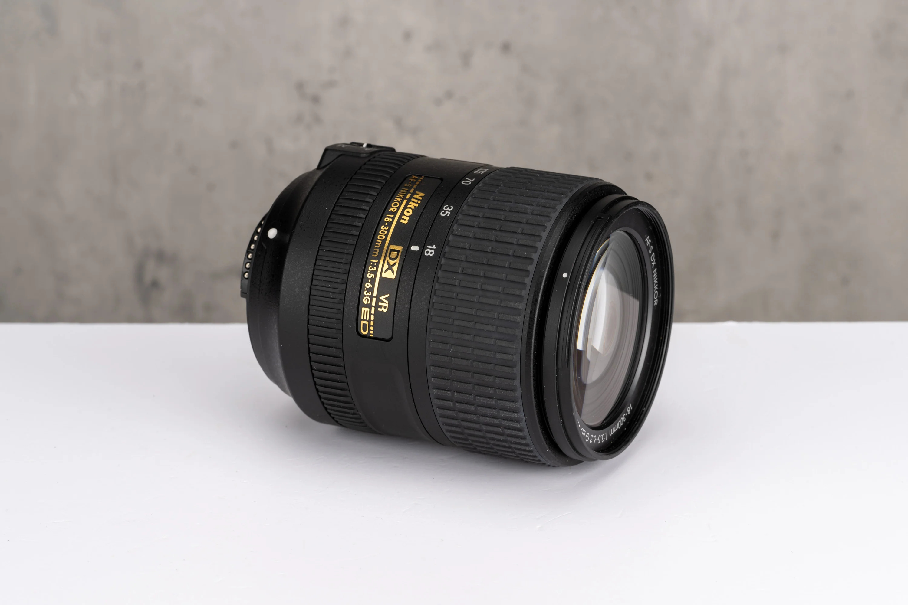 NIKON-AF-S-18-300MM-F3.5-5.6G-ED-VR