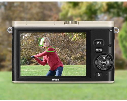 Ảnh chụp từ máy ảnh NIKON J3 với độ chi tiết sắc nét.