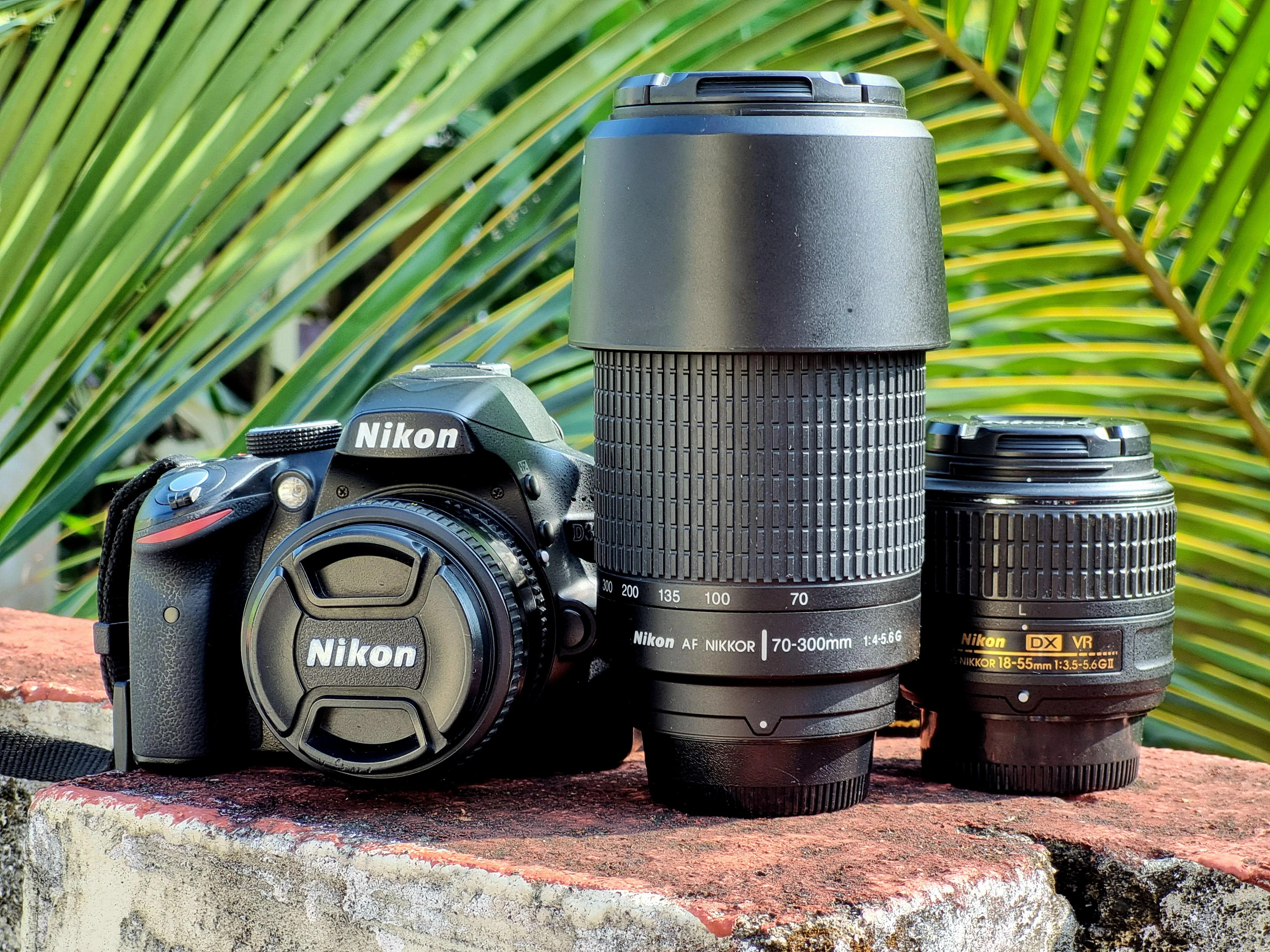 Nikon D3200 với thiết kế nhỏ gọn, dễ sử dụng, phù hợp với người mới bắt đầu.