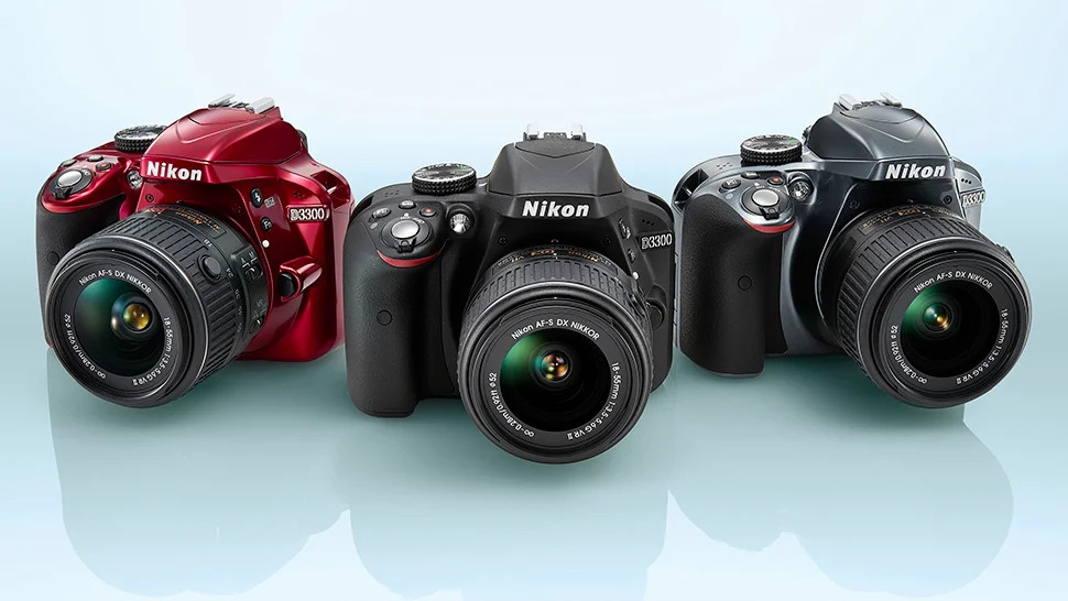 Nikon D3300 với thiết kế nhỏ gọn, dễ sử dụng.
