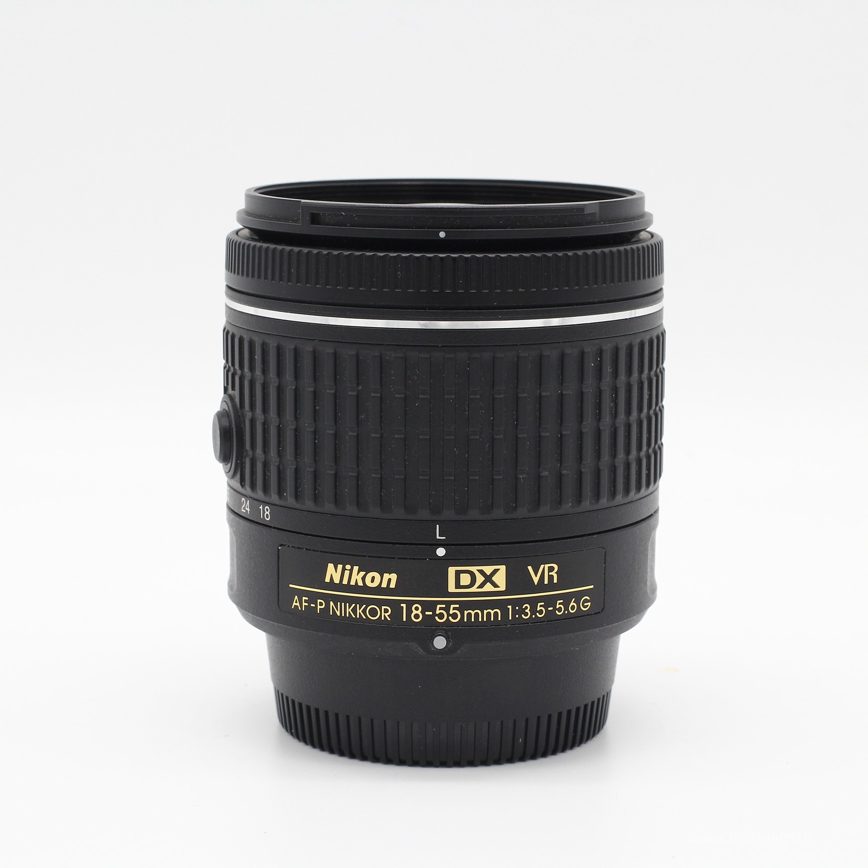 Ống kính 18-55mm VR – dễ sử dụng và linh hoạt cho nhiều tình huống chụp.