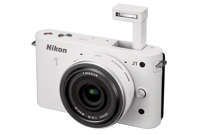 Thiết kế nhỏ gọn và sang trọng của Nikon J1, lý tưởng cho những ai yêu thích sự tiện lợi và thời trang.