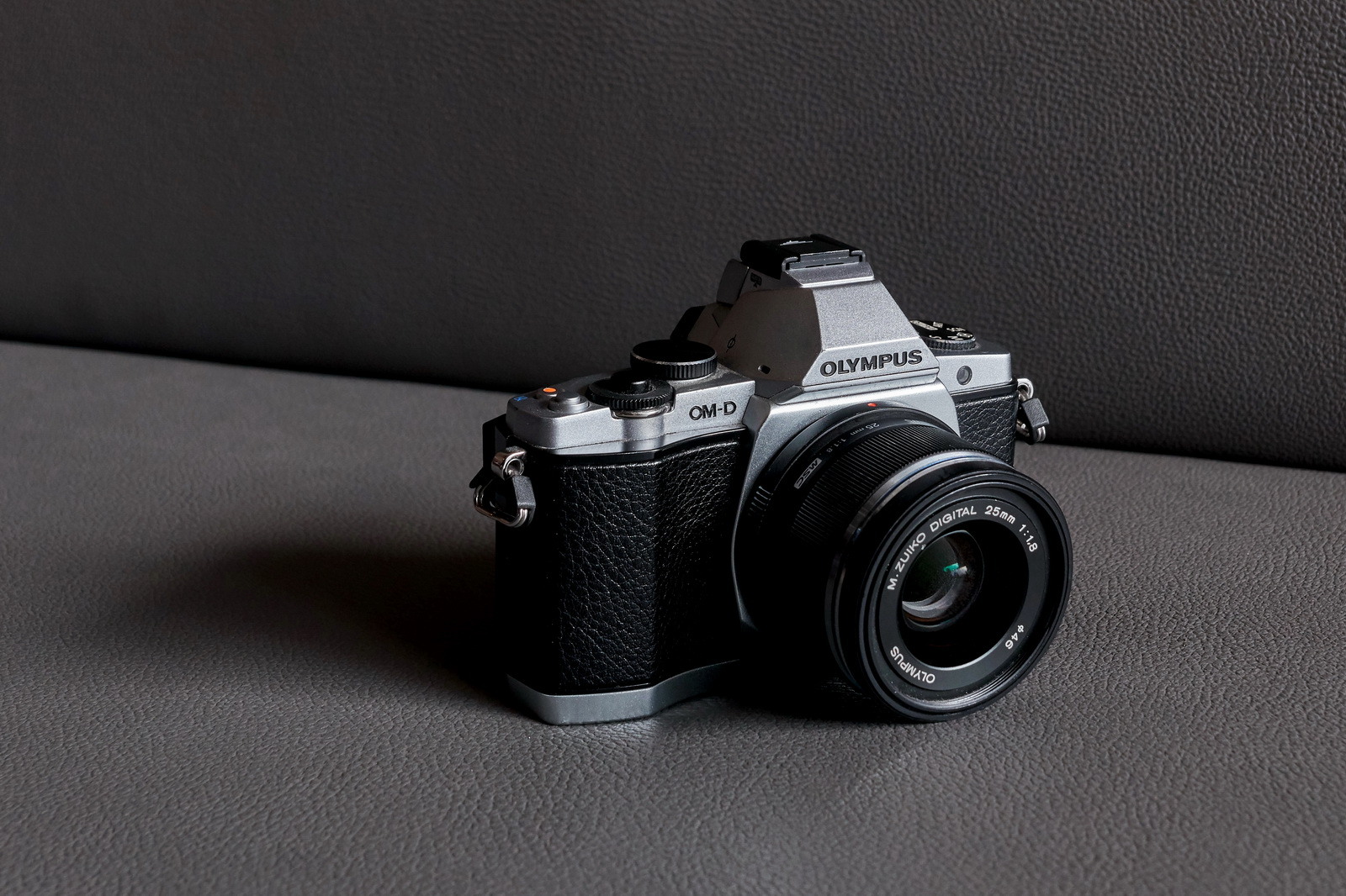 OLYMPUS OM-D E-M5