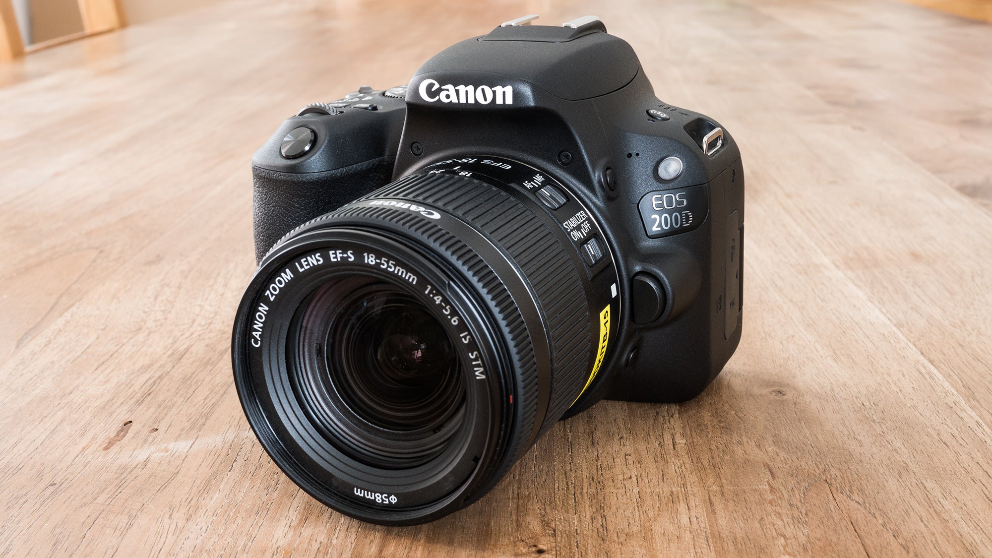 Review Canon 200D