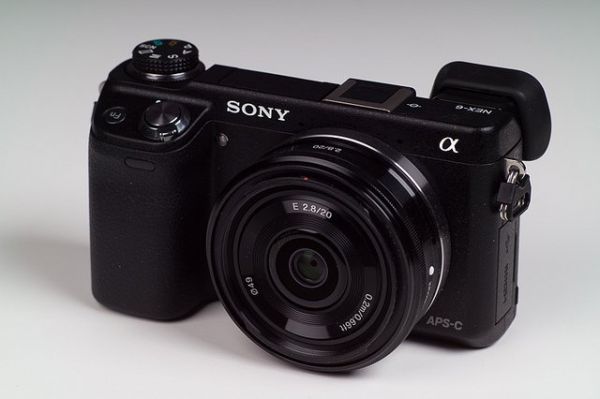 SONY SEL 20MM F2.8