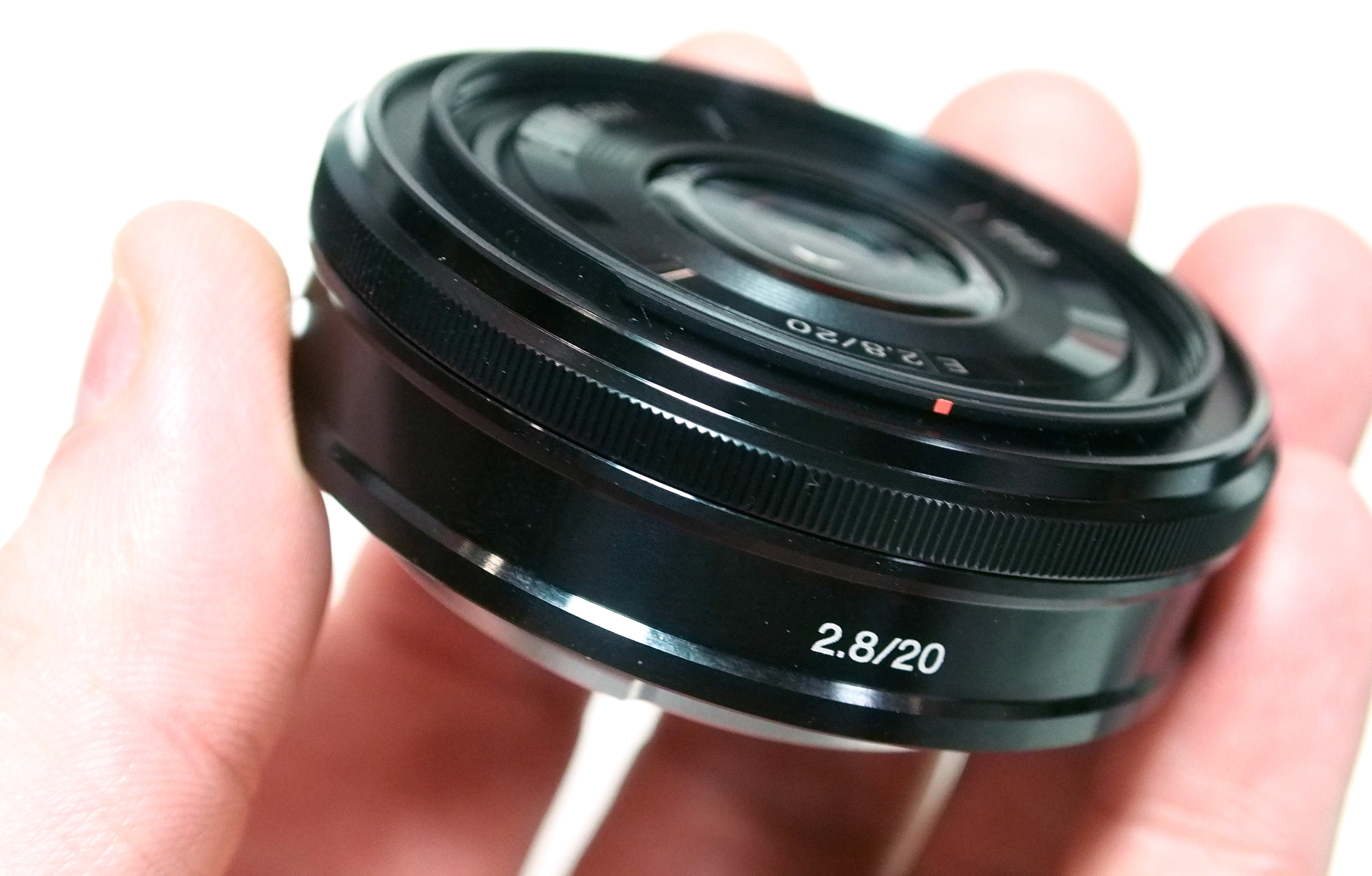 SONY SEL 20MM F2.8
