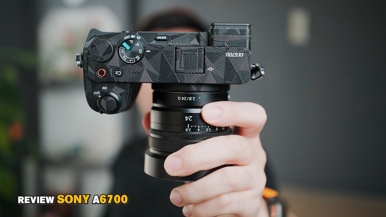Thiết kế nhỏ gọn của Sony A6700 giúp dễ dàng di chuyển và sử dụng trong nhiều tình huống khác nhau.