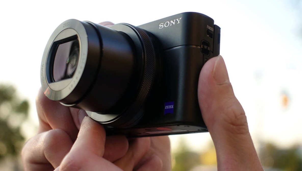 Cảm biến Exmor RS CMOS 1 inch trên Sony RX100 Mark V, mang lại chất lượng hình ảnh xuất sắc.