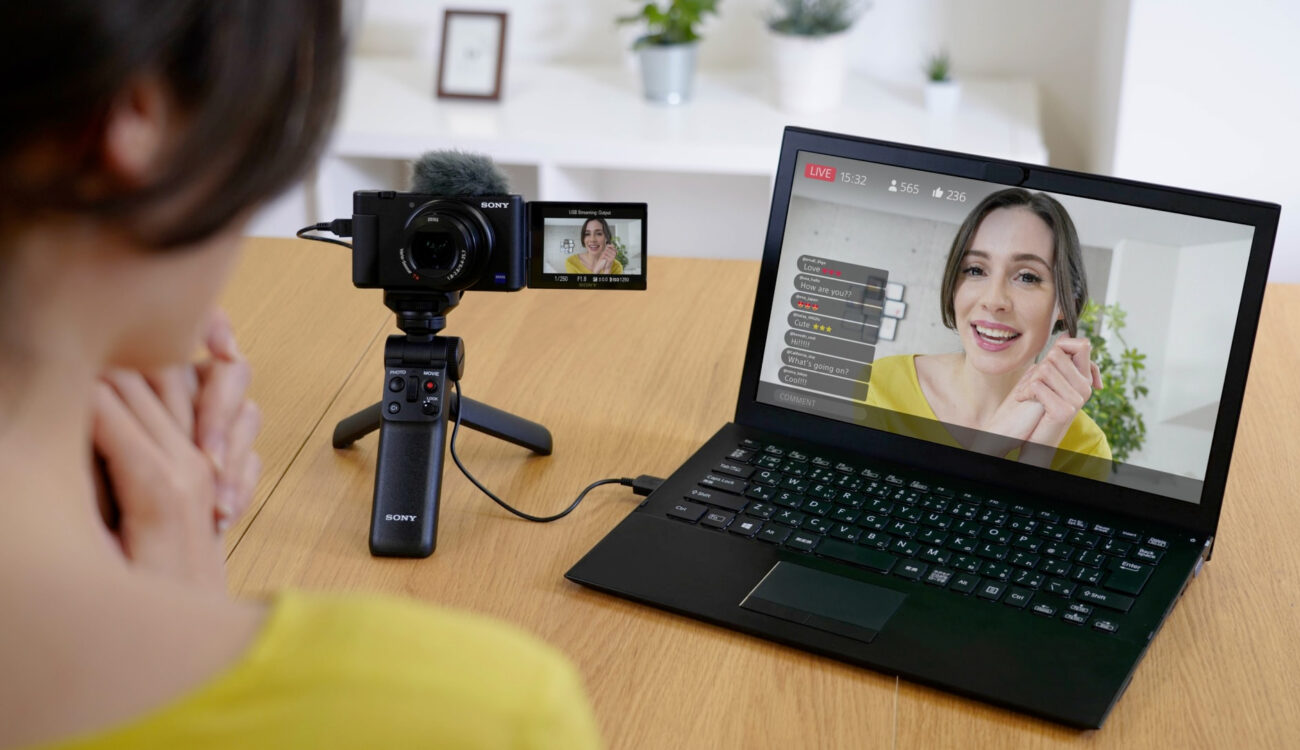 Camera Sony ZV1 lý tưởng cho vlogger nhờ khả năng quay video mượt mà, sắc nét.