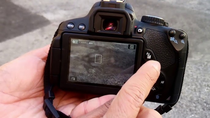 Một hạn chế của Canon 650D là máy chưa được tích hợp kết nối wifi