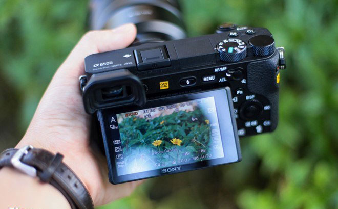 Sony A6500 có thể chụp với tốc độ lên đến 11 fps
