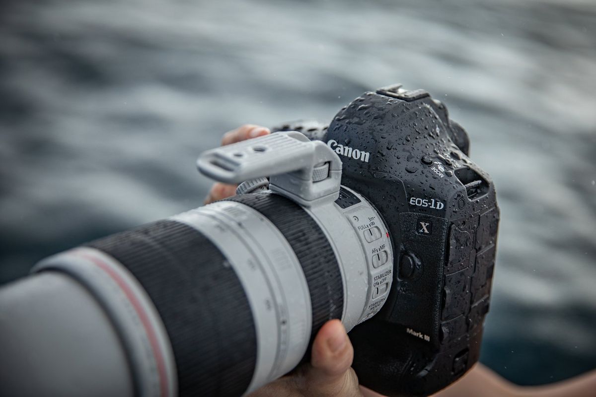 Chọn mua Canon 1DX Mark III cũ, bạn có thể sở hữu thiết bị chụp với cảm biến CMOS full-frame 20.1MP mạnh mẽ