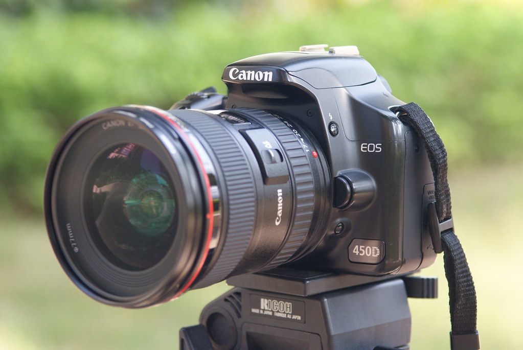 Canon 450D được ra mắt khá lâu, từ năm 2008