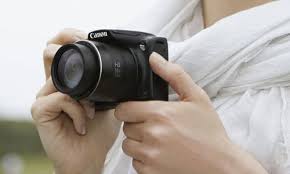 Canon SX400 với khả năng zoom quang học 30x