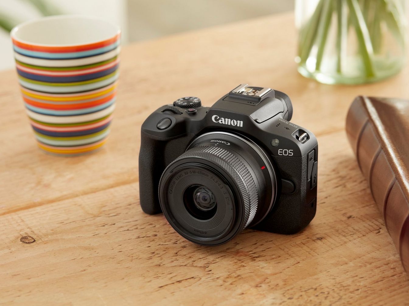 Đánh giá tổng quan Canon R100 cũ là máy ảnh chất lượng, chuyên nghiệp với giá phải chăng