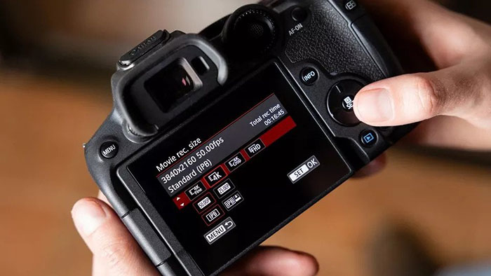 Canon R7 cho phép quay video với độ chi tiết cao UHD4K