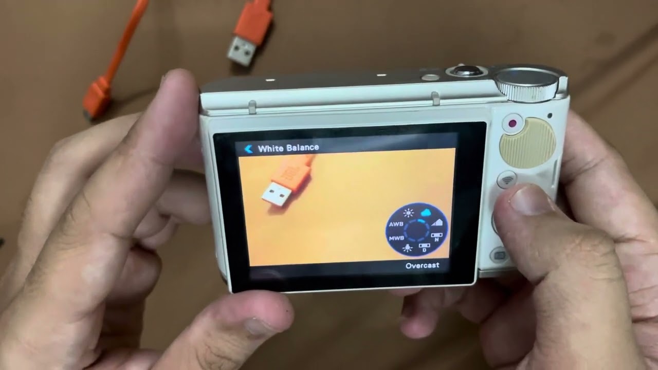 Giống với ZR51000, Casio ZR5000 quay video chất lượng Full HD