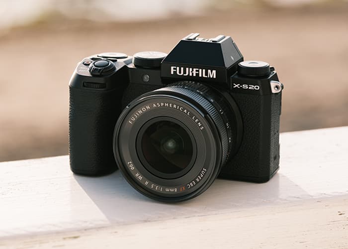 X-S20 có thiết kế rất đặc trưng của các dòng máy ảnh Fujifilm