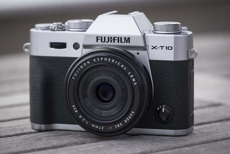 FUJIFILM XT10 – Thiết kế cổ điển, tinh tế và sang trọng.