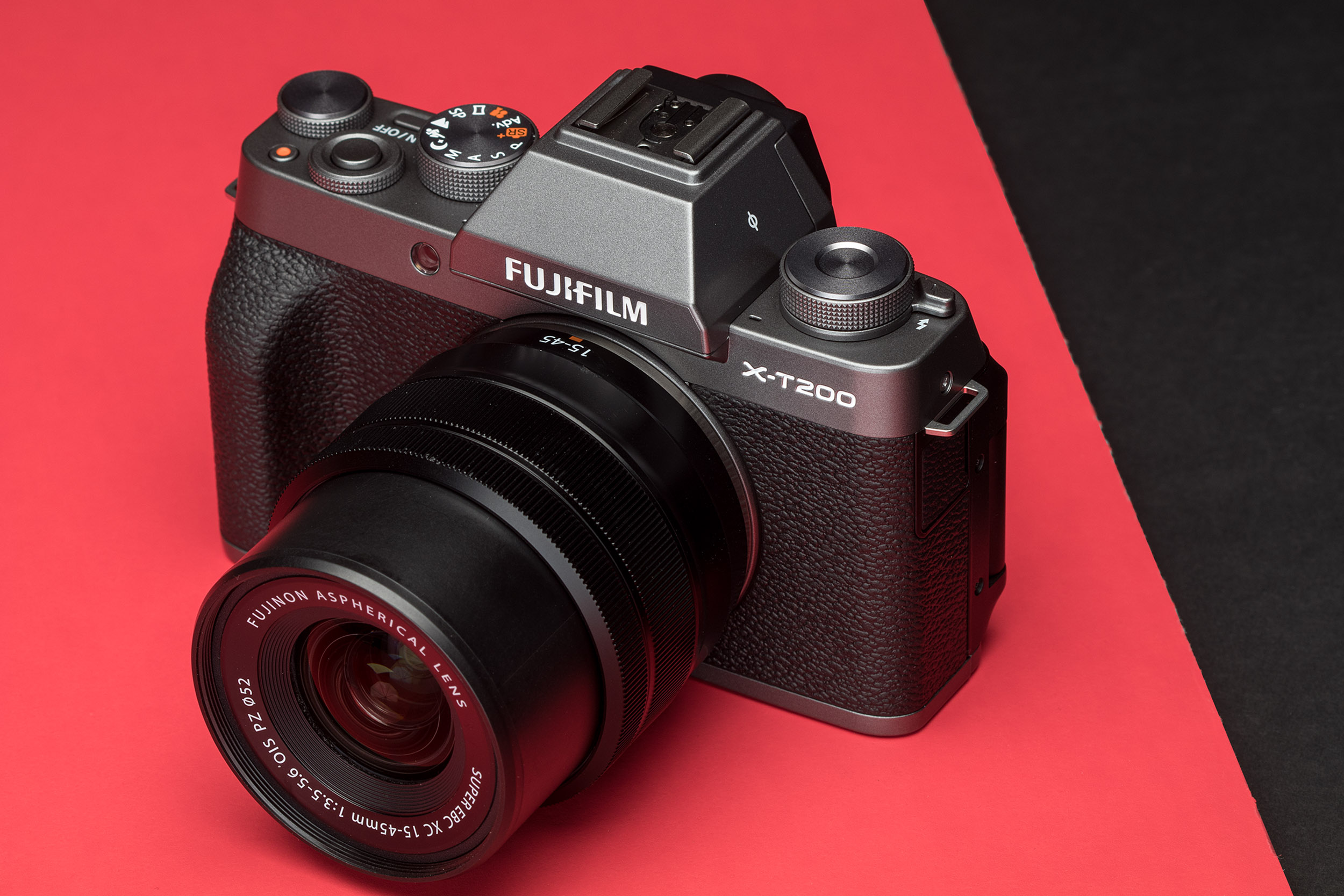 Fujifilm XT200 cũ là một lựa chọn đáng mua