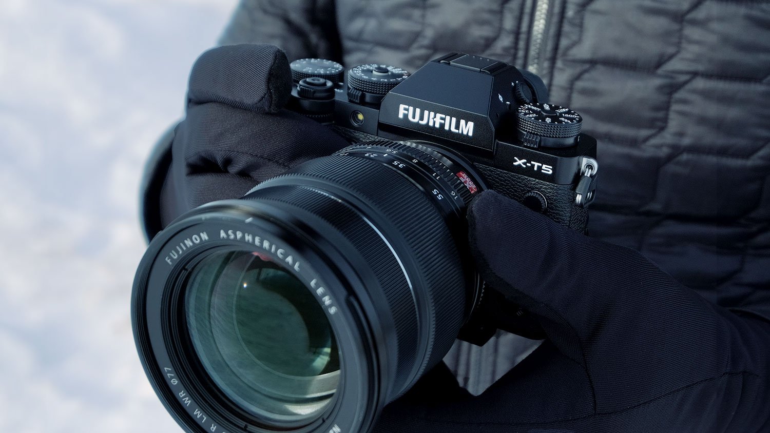 Fujifilm XT5 nổi bật với hệ thống ổn định hình ảnh trong thân máy (IBIS) 