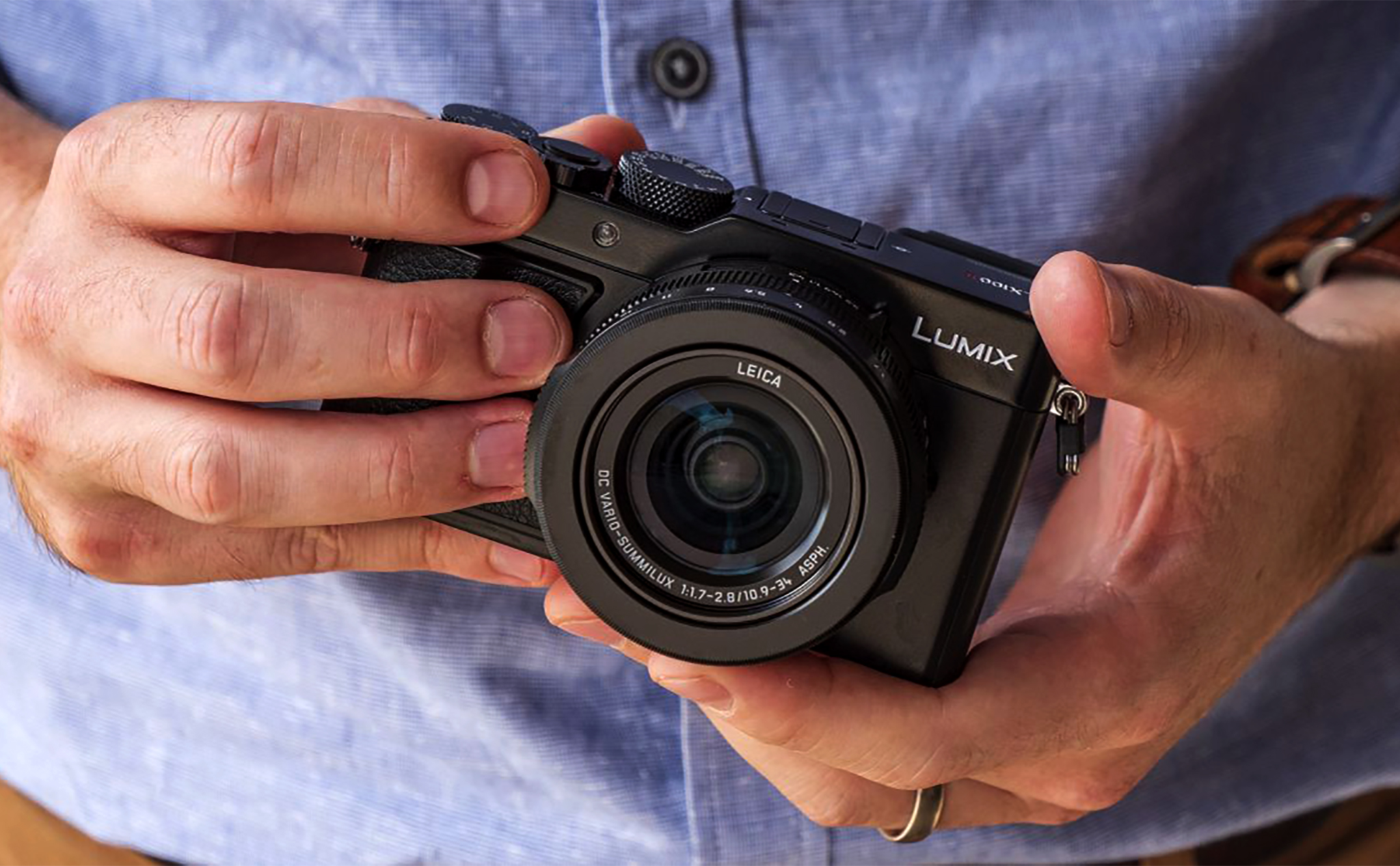 Ống kính Leica DC Vario-Summilux – điểm nhấn đặc trưng của dòng máy ảnh cao cấp.