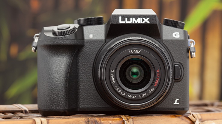 Thiết kế nhỏ gọn và chắc chắn của LUMIX DMC-G7.