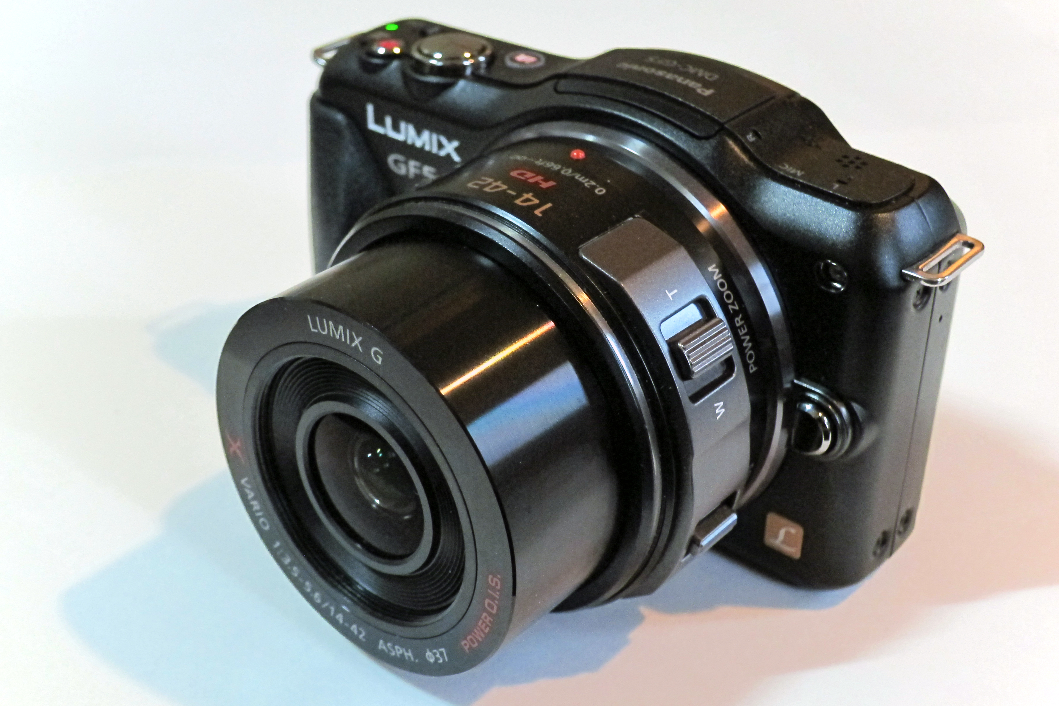 Máy ảnh Panasonic Lumix DMC GF5 hiện tại với mức giá rất hợp lý