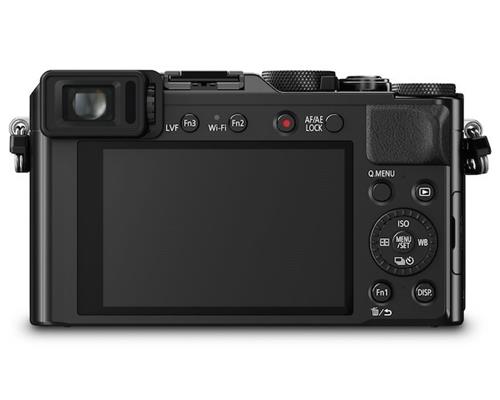 Mặt sau Panasonic DMC LX100 với màn hình LCD và bố trí nút điều khiển thuận tiện.