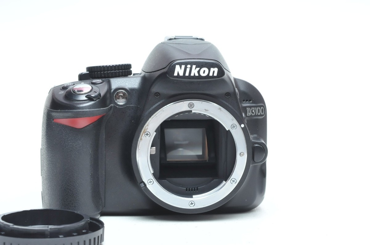Máy ảnh nikon d3100 body cũ với thiết kế nhỏ gọn, dễ sử dụng.