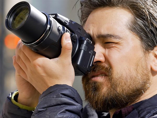 Máy ảnh siêu zoom Nikon P950 zoom quang học lên tới 83x