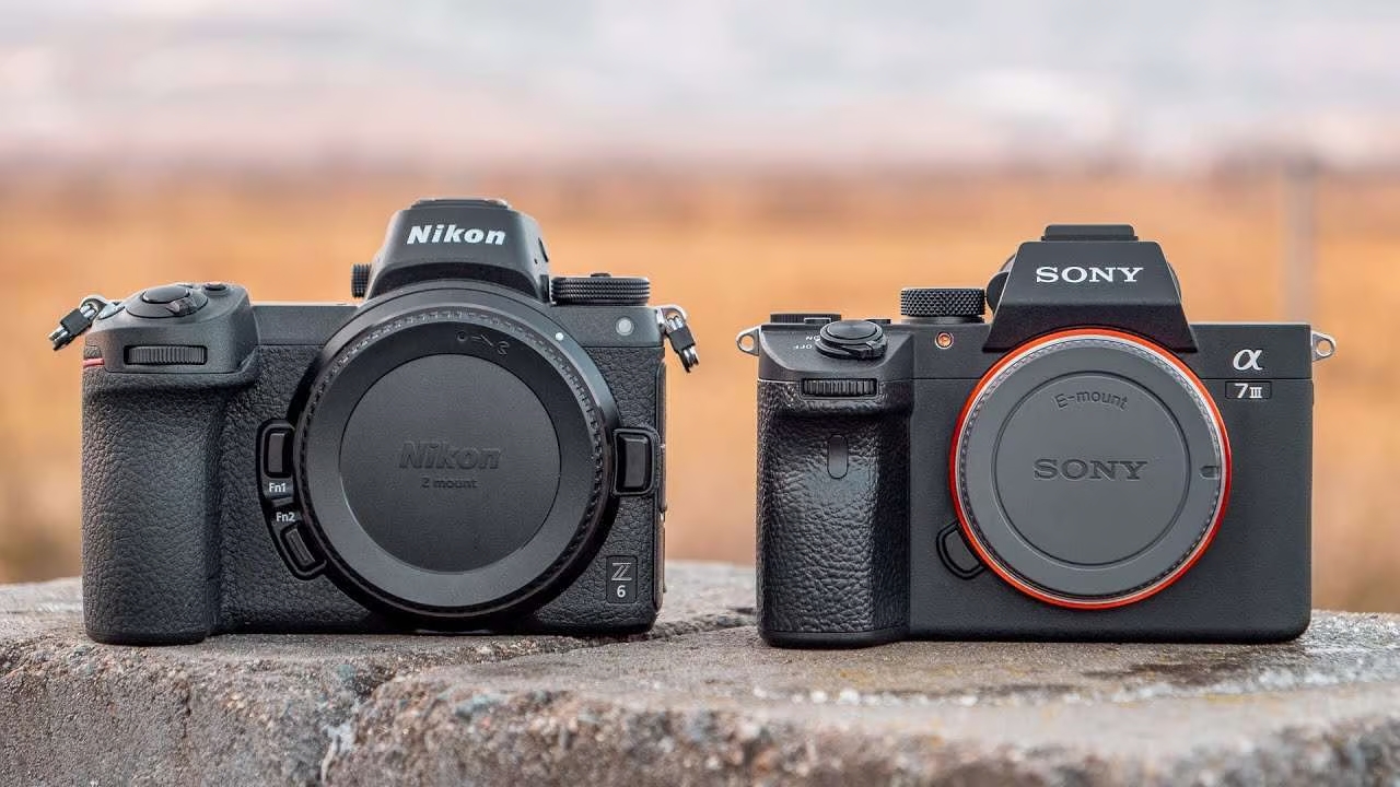 So sánh Nikon Z6 với Sony A7 III, hai mẫu máy ảnh mirrorless full-frame với các tính năng nổi bật khác nhau.