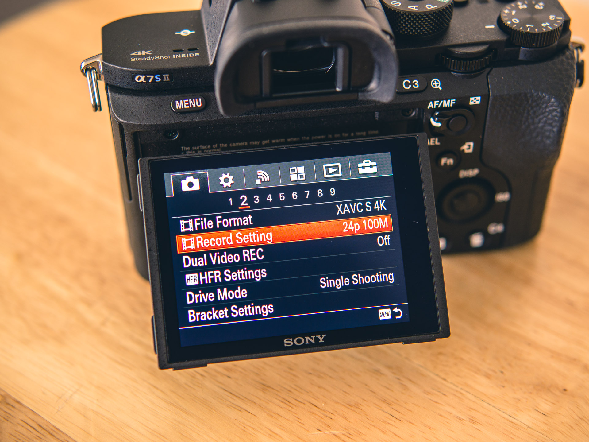 Sony A7 Mark II có khả năng quay video full HD 1080p
