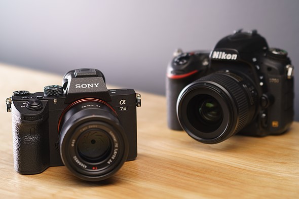 Mua máy ảnh Sony A7 Mark II cũ