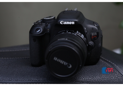 CANON EOS 600D + LENS KIT 18-55